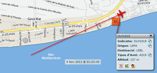 Avi aproximant-se a l'aeroport de Barcelona-El Prat per aterrar a la tercera pista, en configuraci est, sobrevolant Gav Mar dins de l'horari nocturn i amb un elevadssim impacte acstic (9 Novembre 2011 - 01:22h)